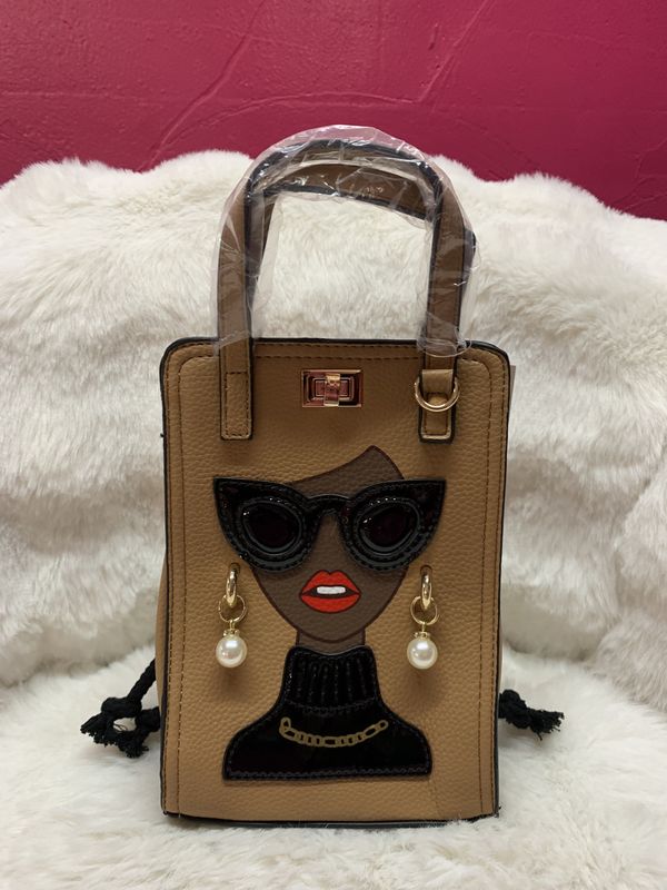 Ms. Pearly 4 Handbag