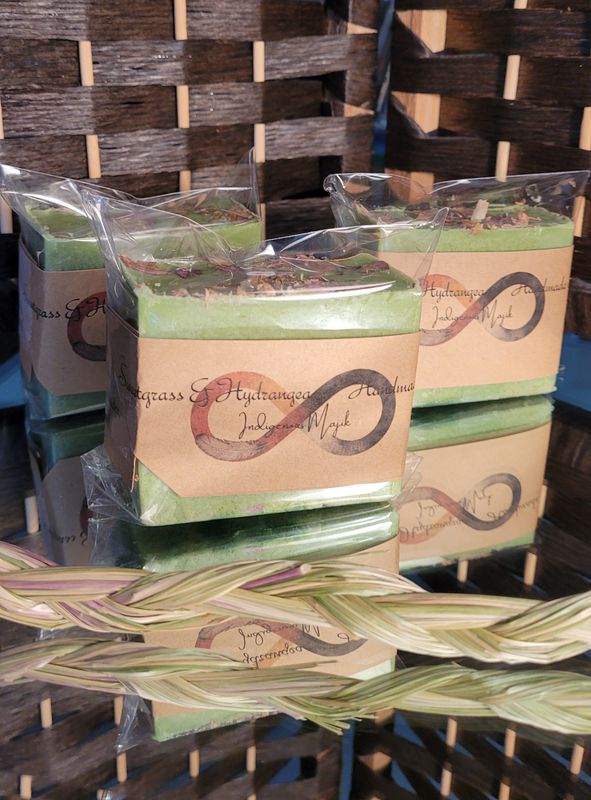 Sweetgrass &amp; Hydrangea Handmade Soap