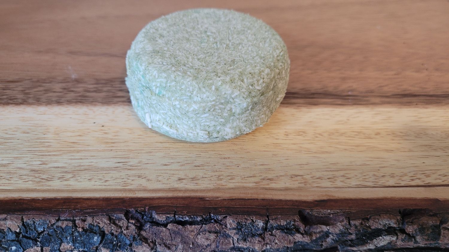 Sweetgrass &amp; Moringa Shampoo Bars