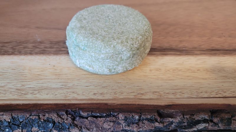 Sweetgrass &amp; Moringa Shampoo Bars