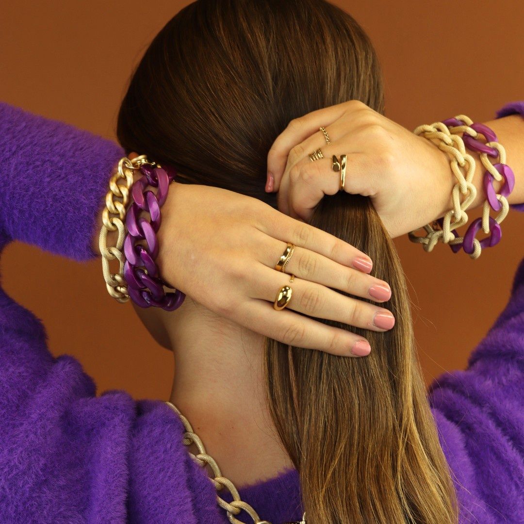 Relief Chain Necklace