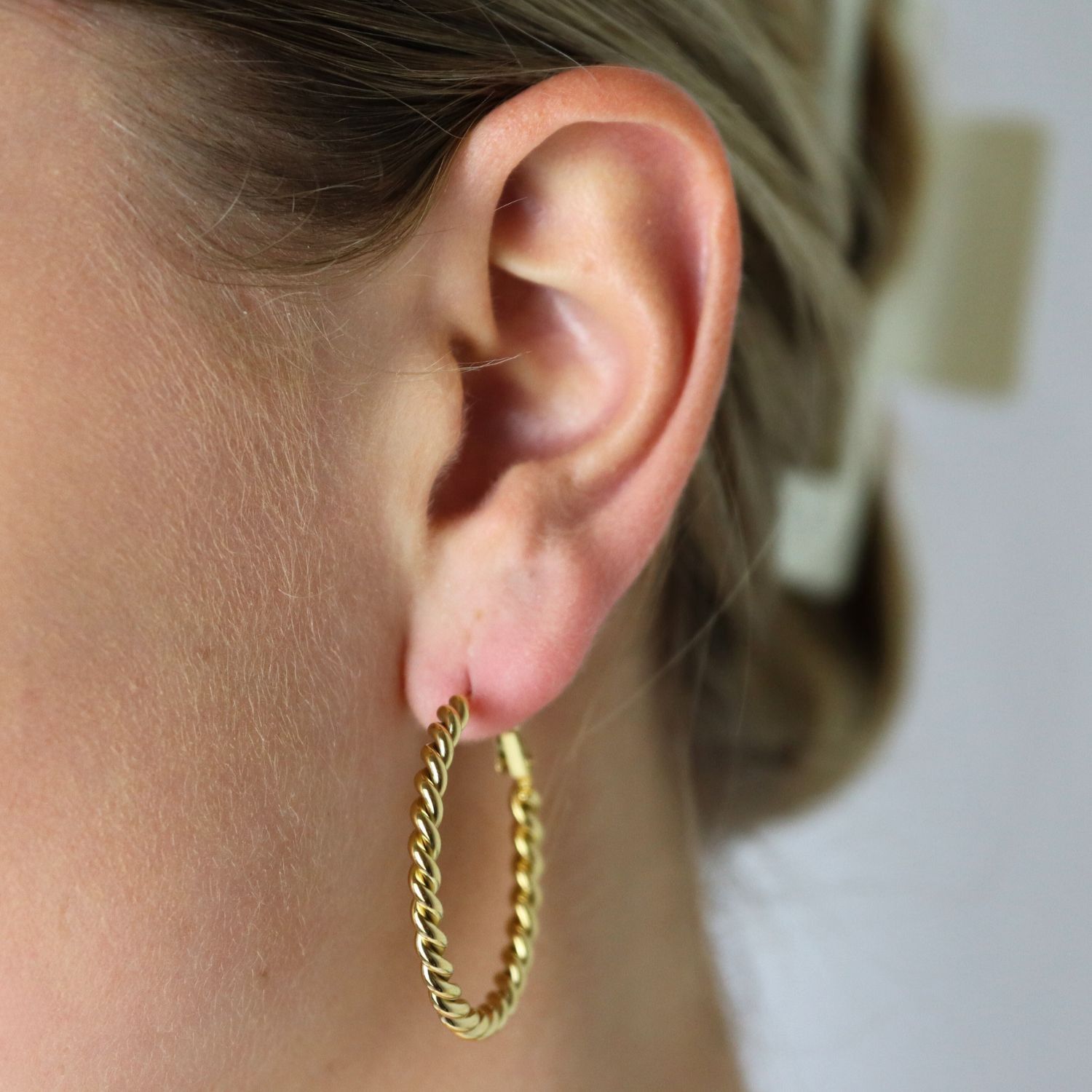 Medium Twisted Earrings, Colour: Goud