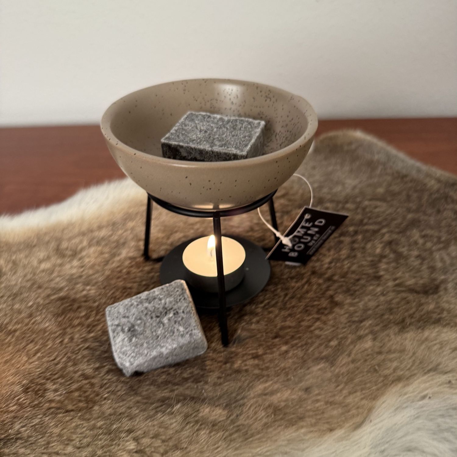 Geurbrander bowl keramiek dots