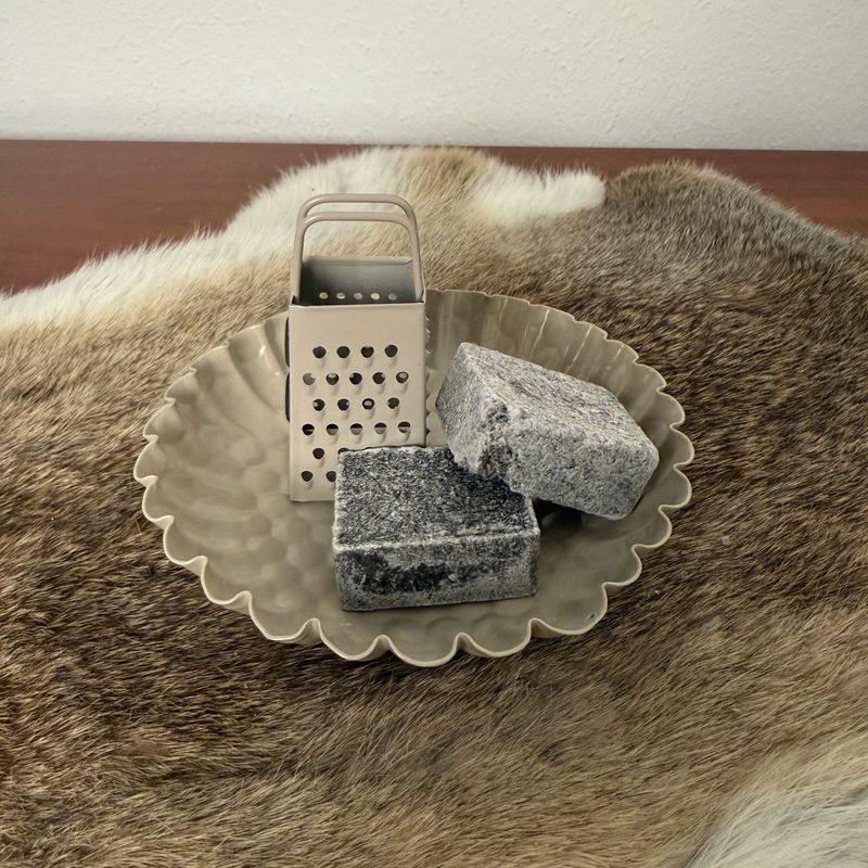 Metalen schaaltje honingraad beige