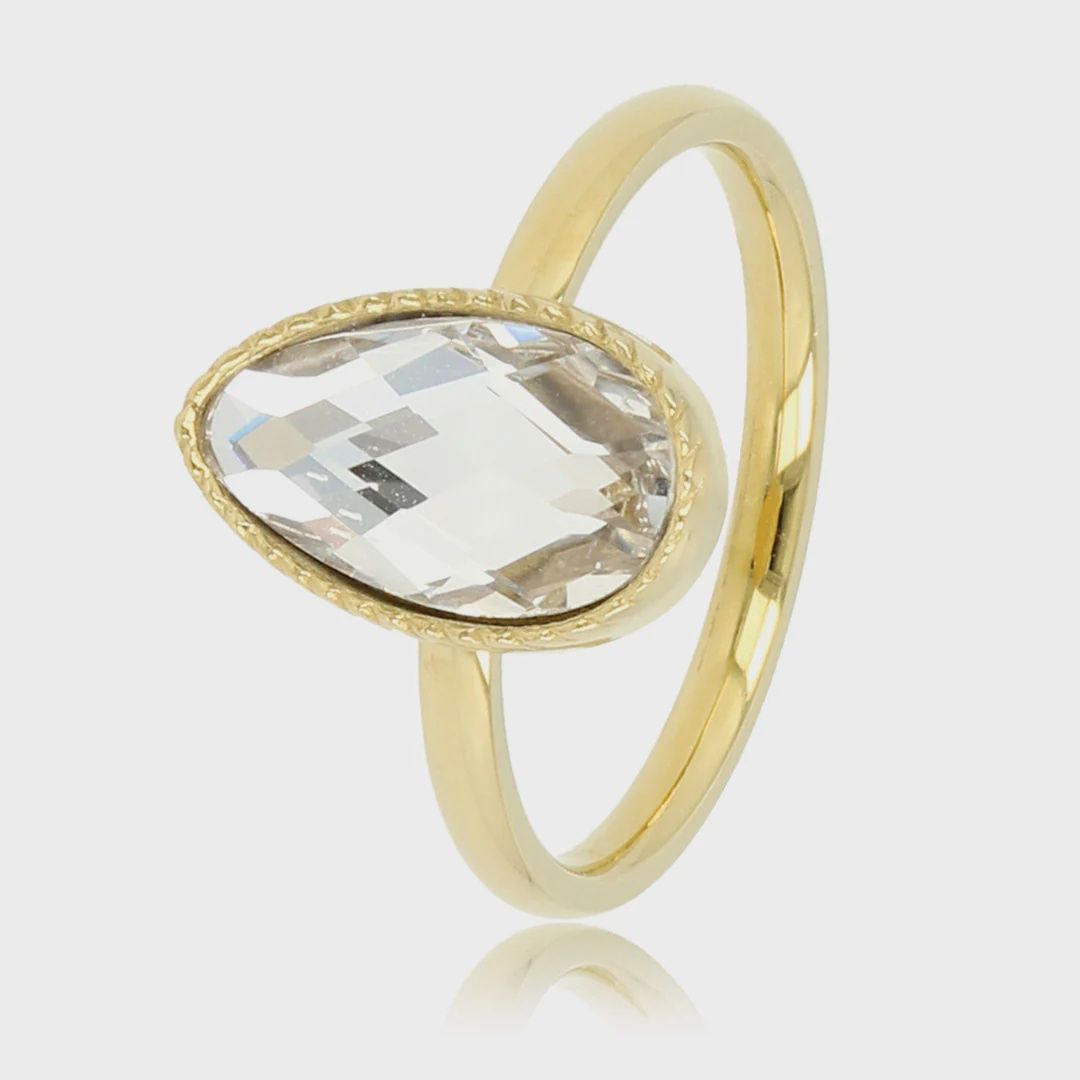 Gouden twisted ring - Witte kristalsteen druppel