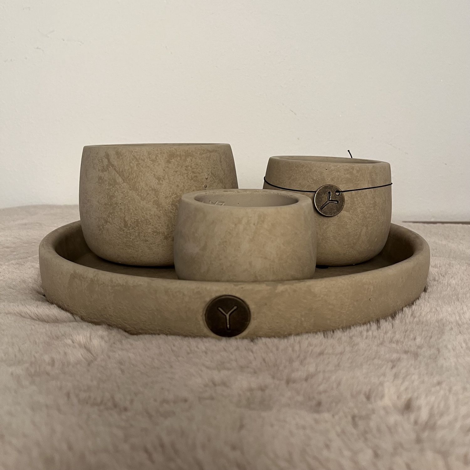 Brynxz Set with Plate and 3 Cups
