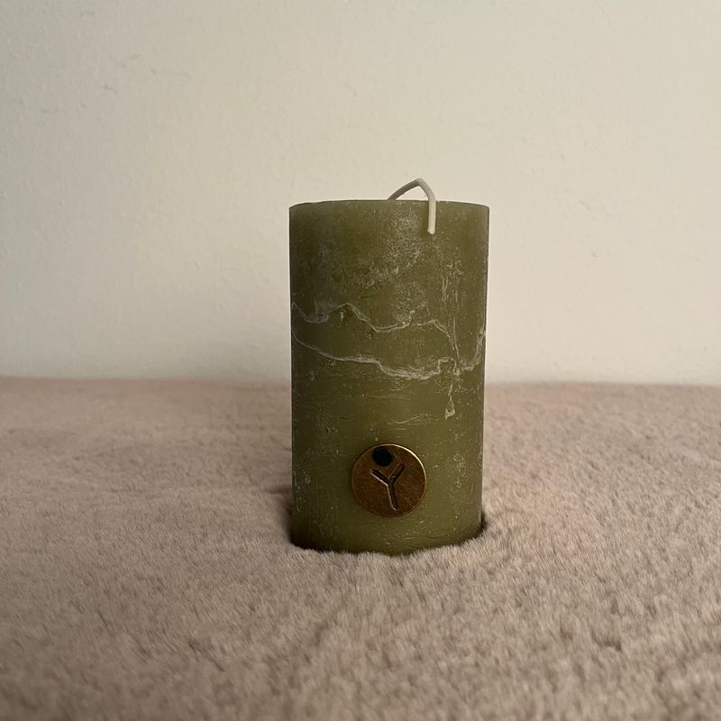 Rustic Candle Olive by Brynxz