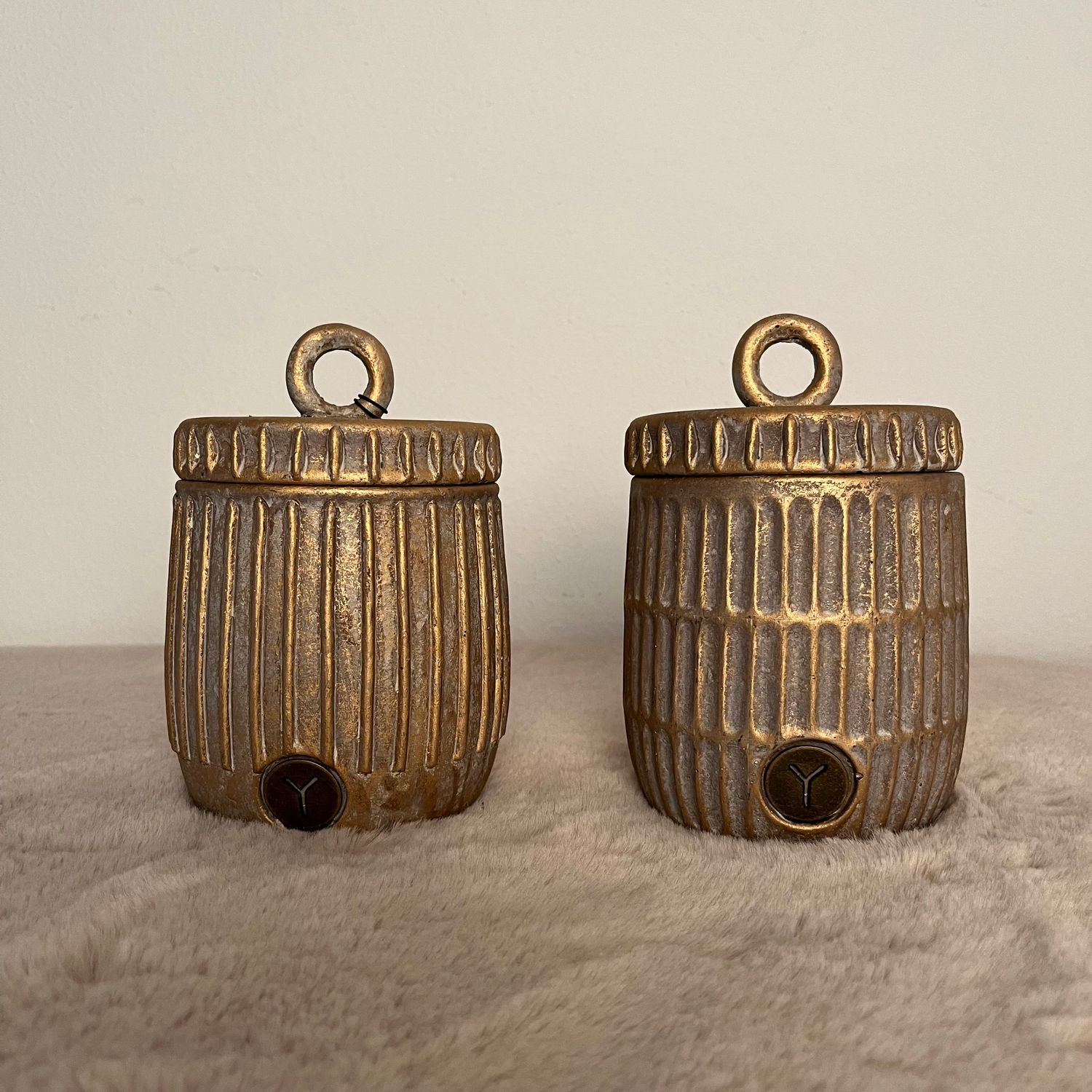 Set of 2 Pot and Top Relief Jewel