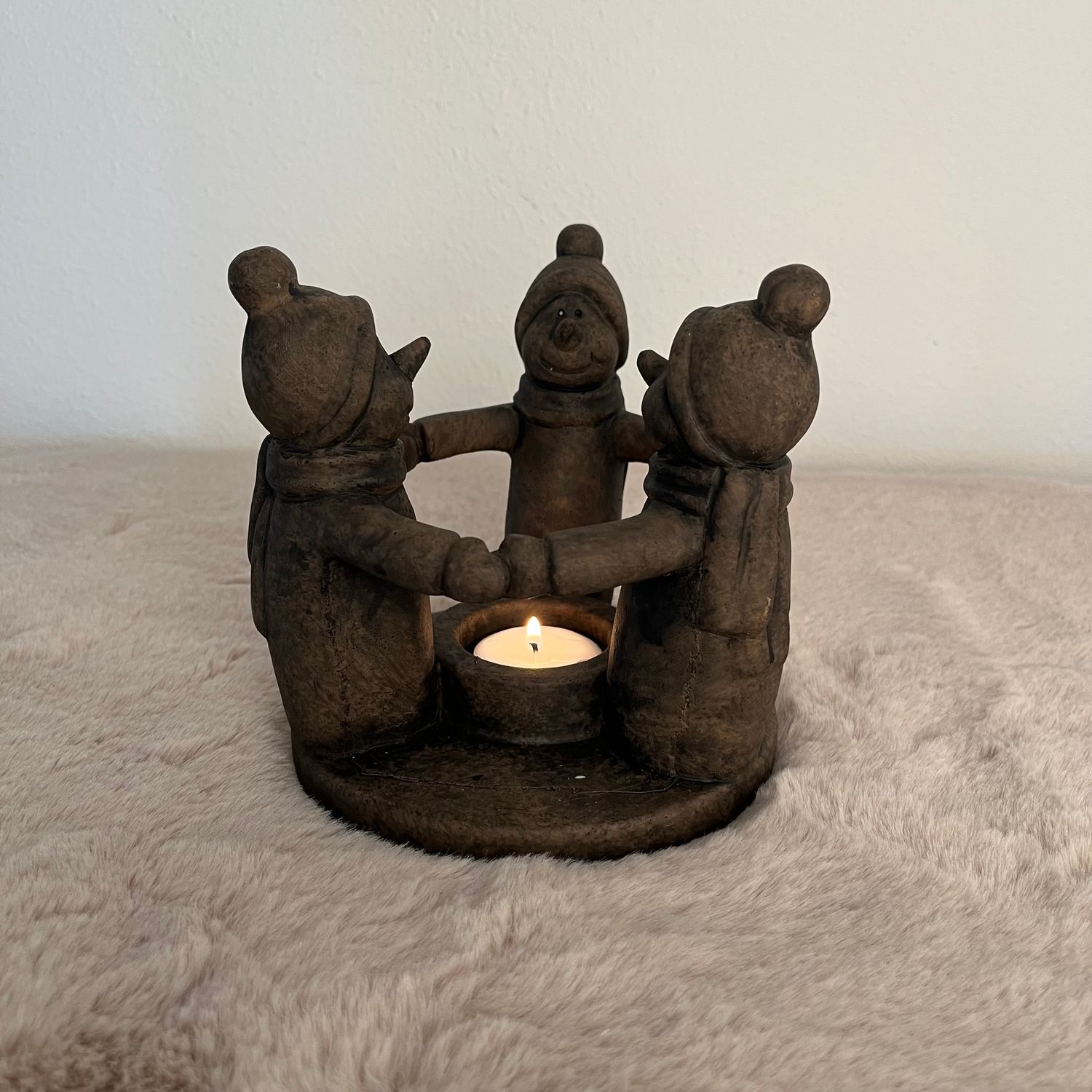 Circle of Snowmen with Tealightcup Majestic Brown