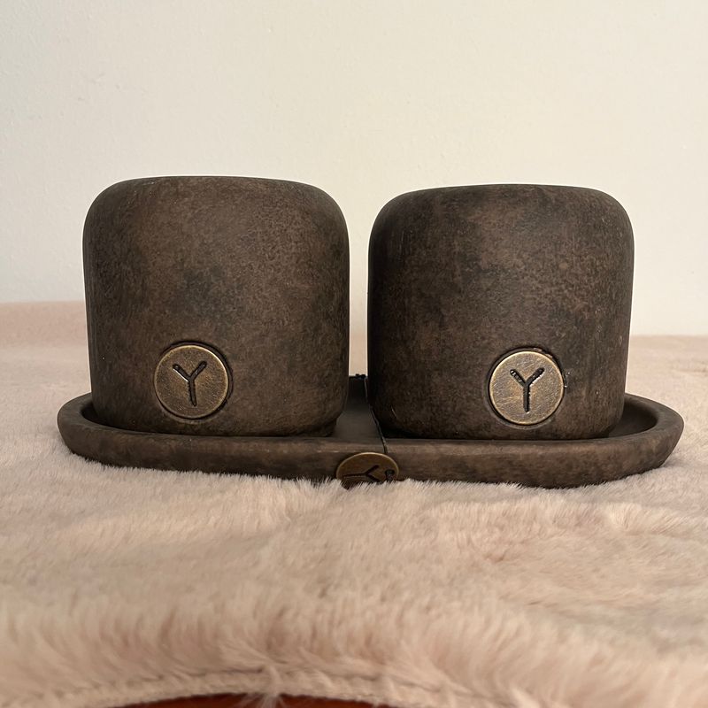 Set of 2 Planter on a Plate Majestic Brown