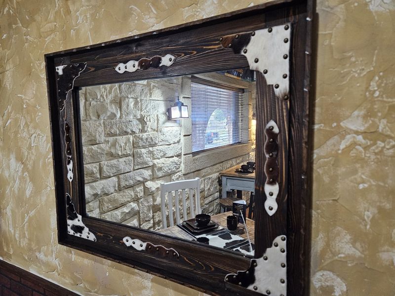 LARGE WALL MIRRORS