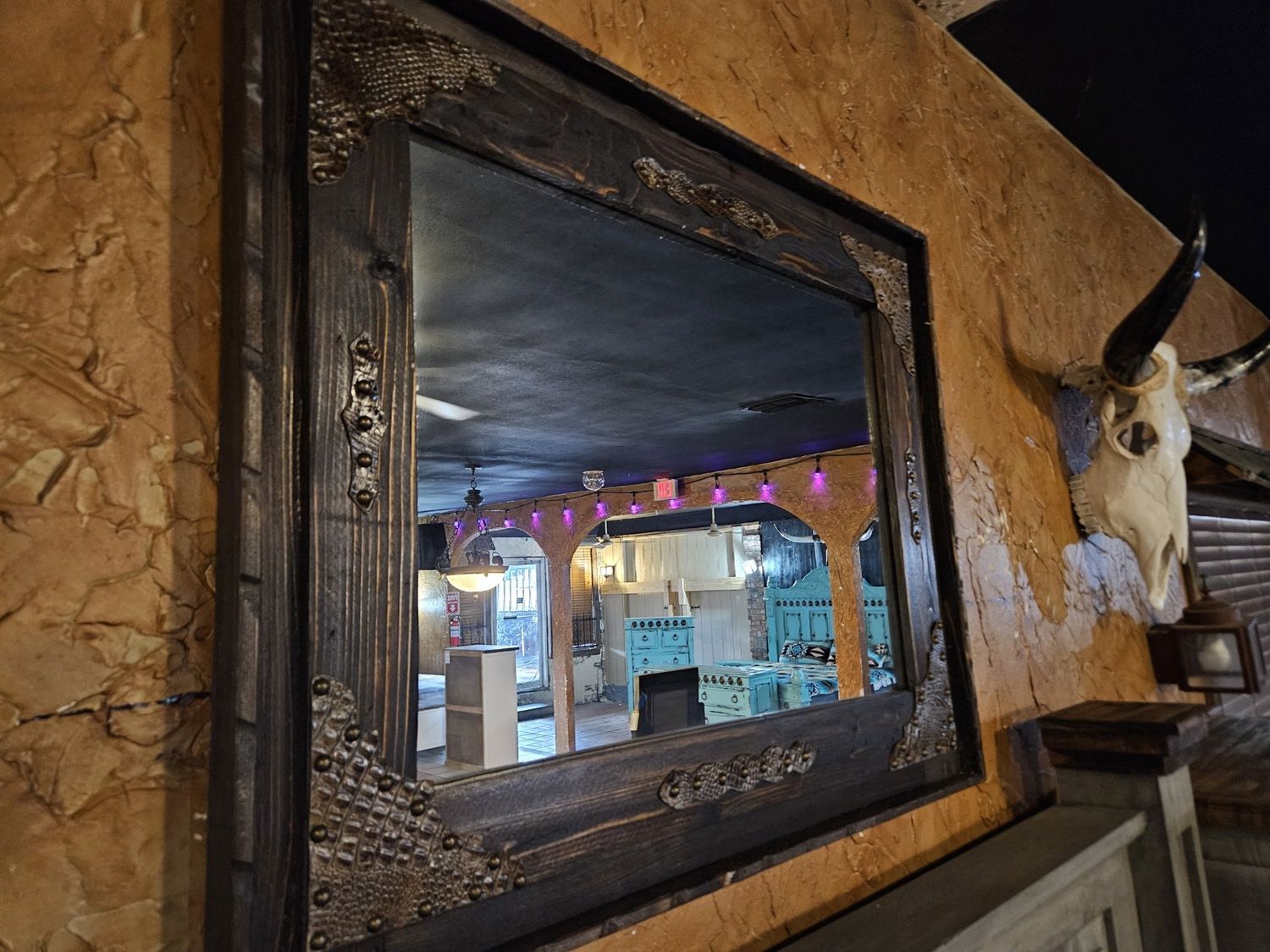 LARGE WALL MIRRORS, COLOR: BLACK, DESIGN: ALLIGATOR