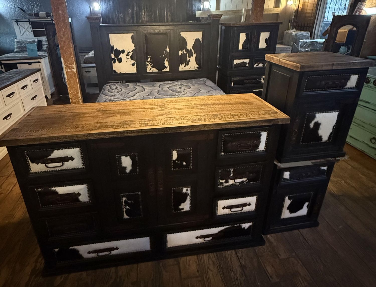 BLACK OASIS 5PC BEDROOM SUITE COWHIDE