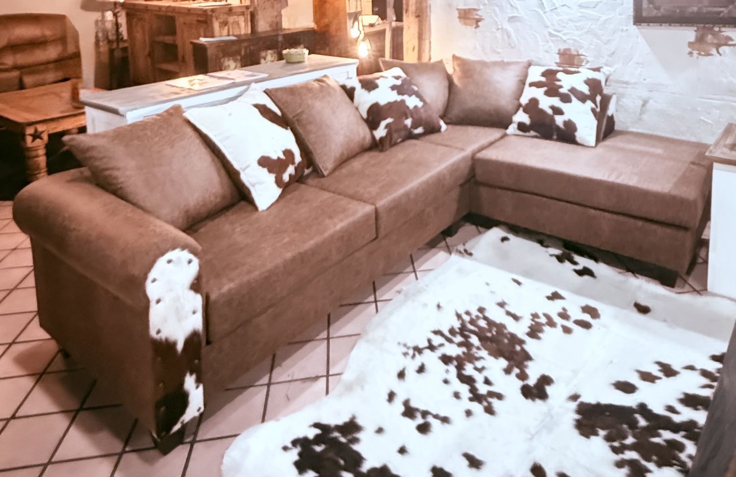 LUXURIOUSE BROWN SECTIONAL W/ COWHIDE
