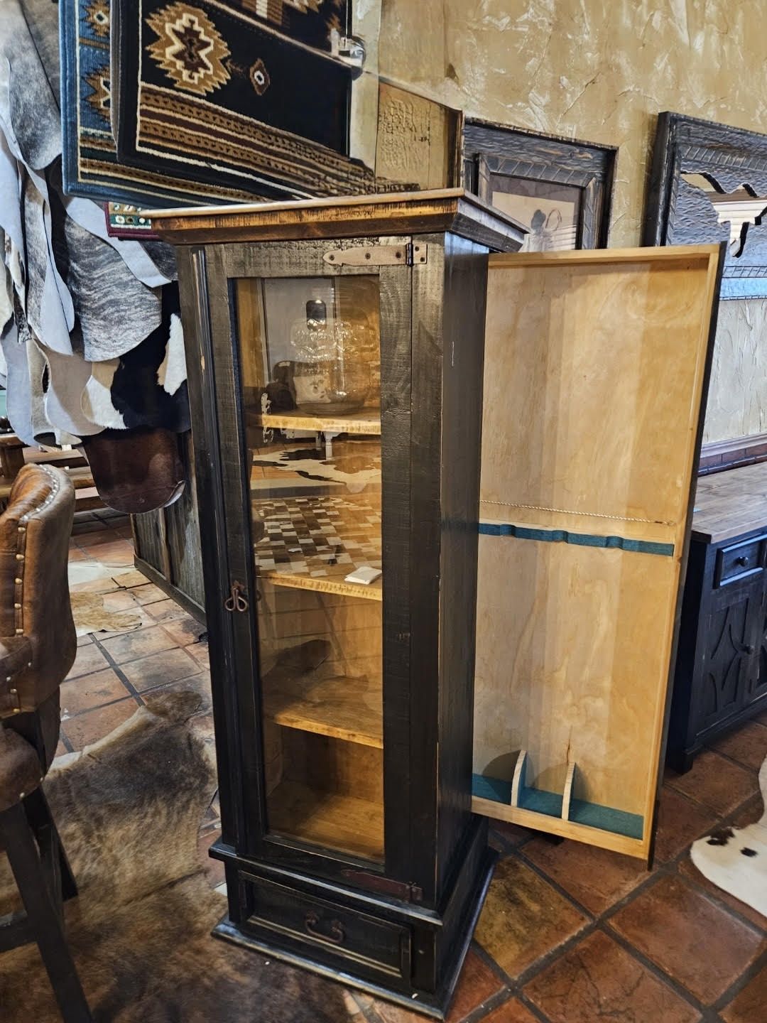 GUN CURIO CABINET BLK