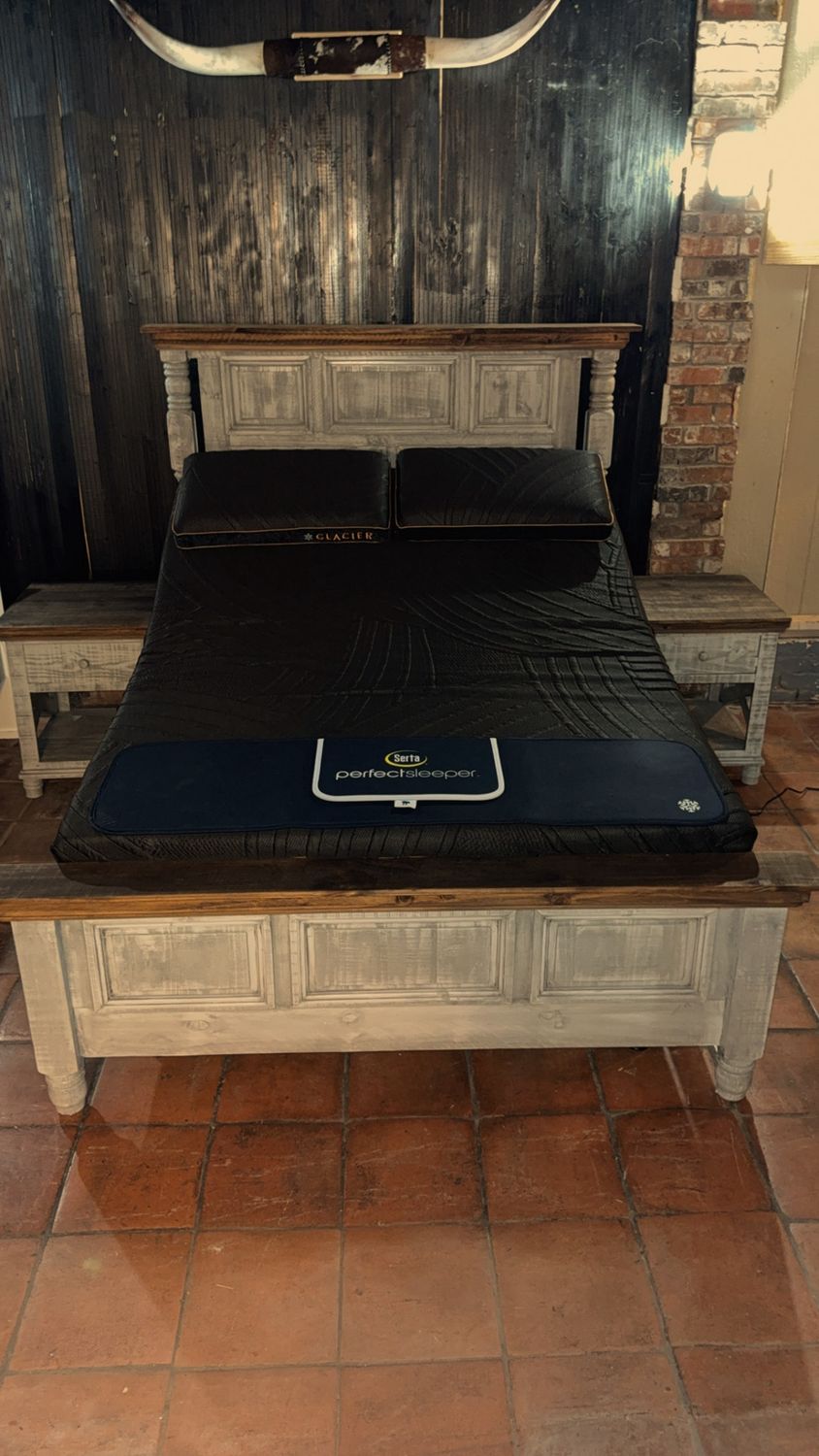 GAYLA BED, COLOR: SILVER, Size: QUEEN