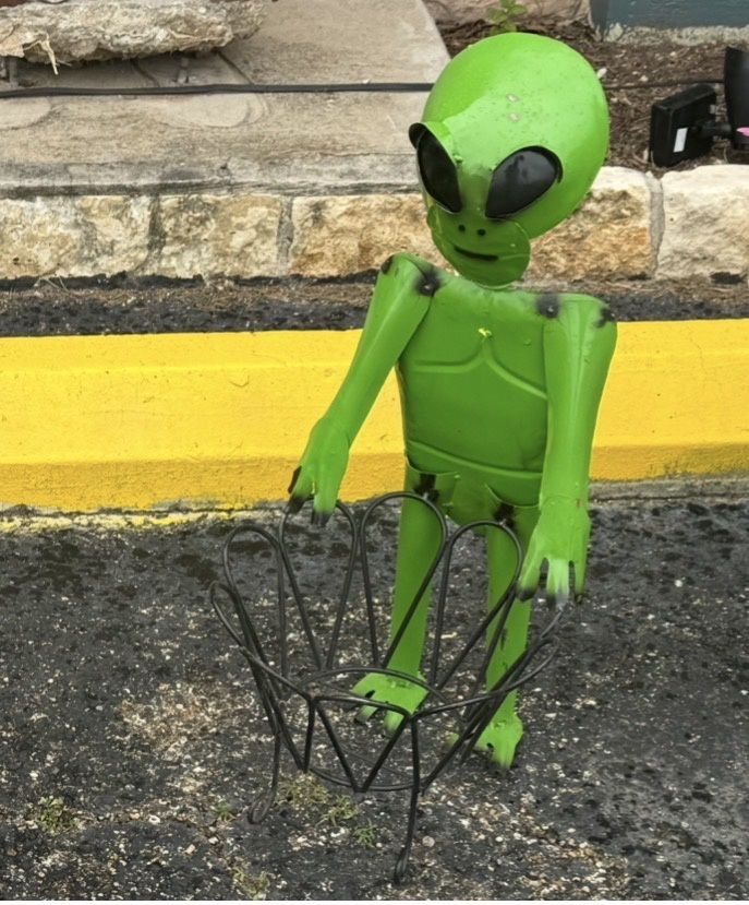 ALIEN PLANTER
