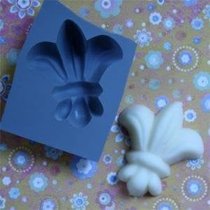 Fleur de Lis Mint Mold
