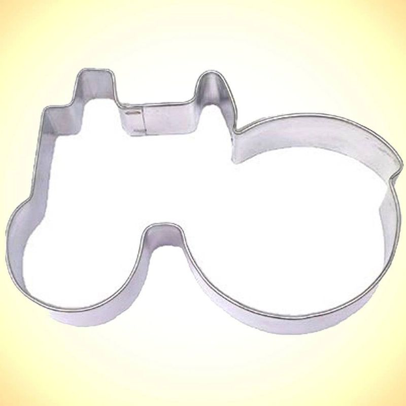 Tractor Cookie Cutter  (4.5&quot;)
