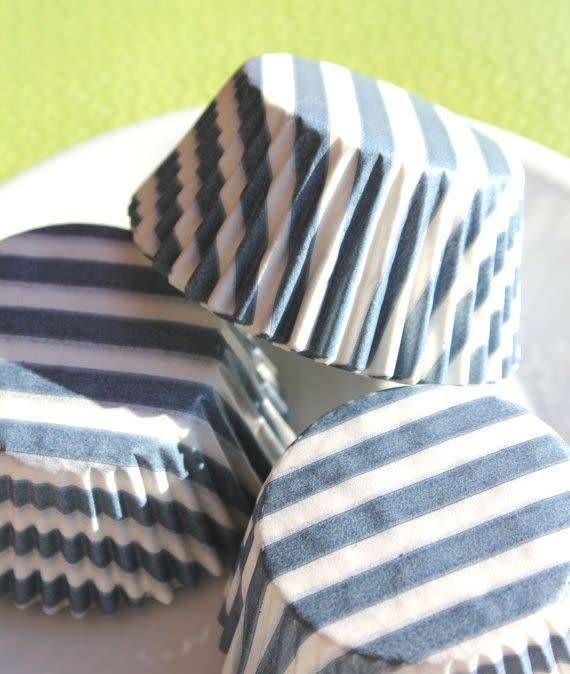 Blue (Slate) Wide Stripe Baking Cups (30-35/pkg)