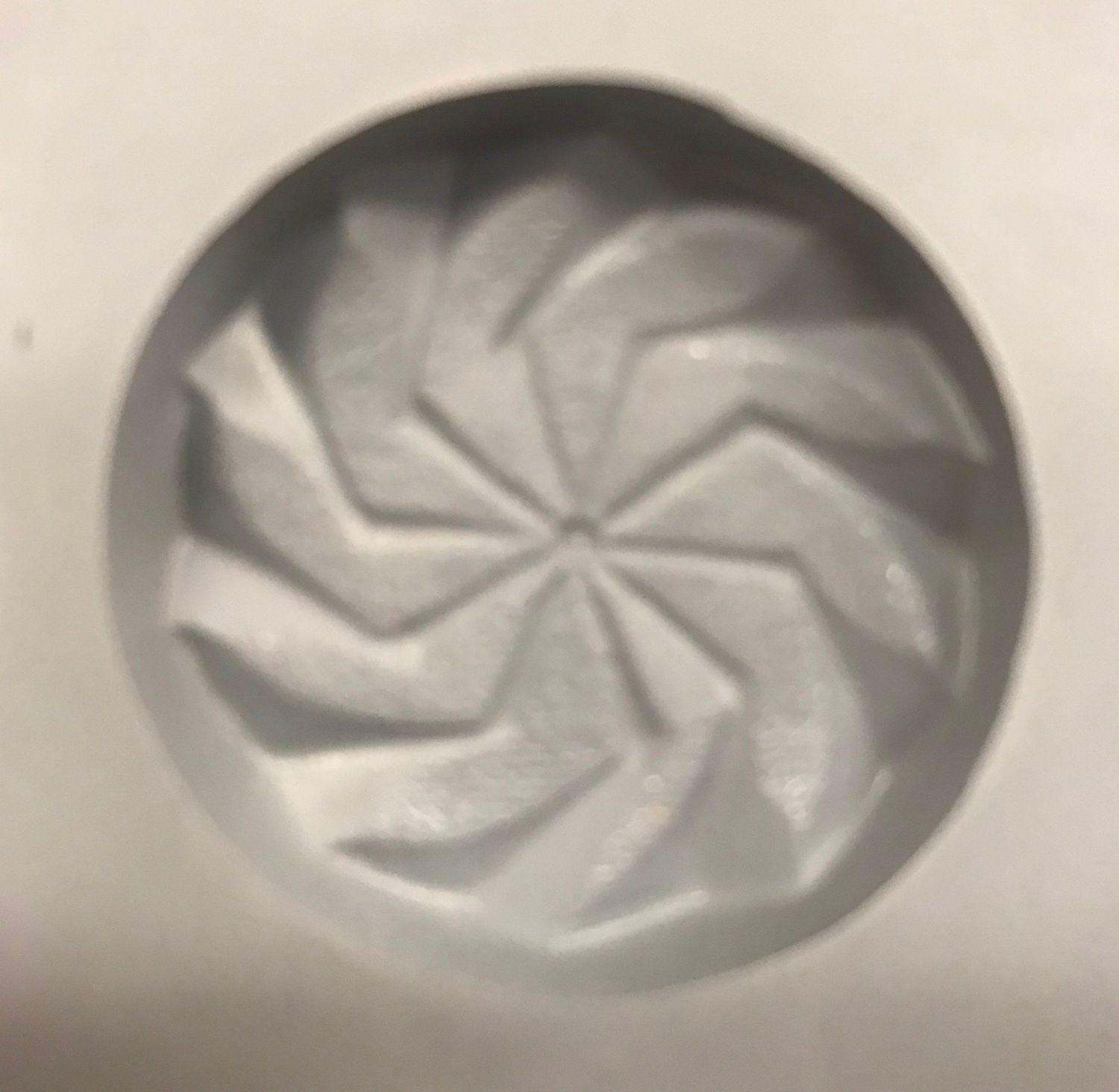 Round Pinwheel Mint Mold