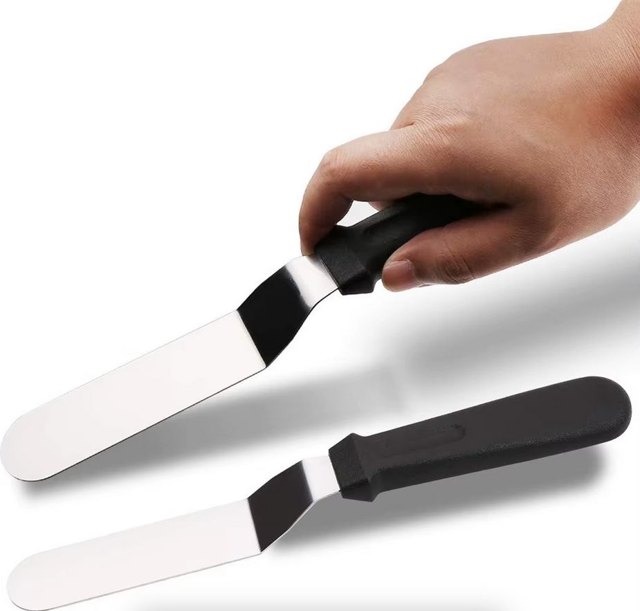 15" Angled Spatula with Plastic Handle