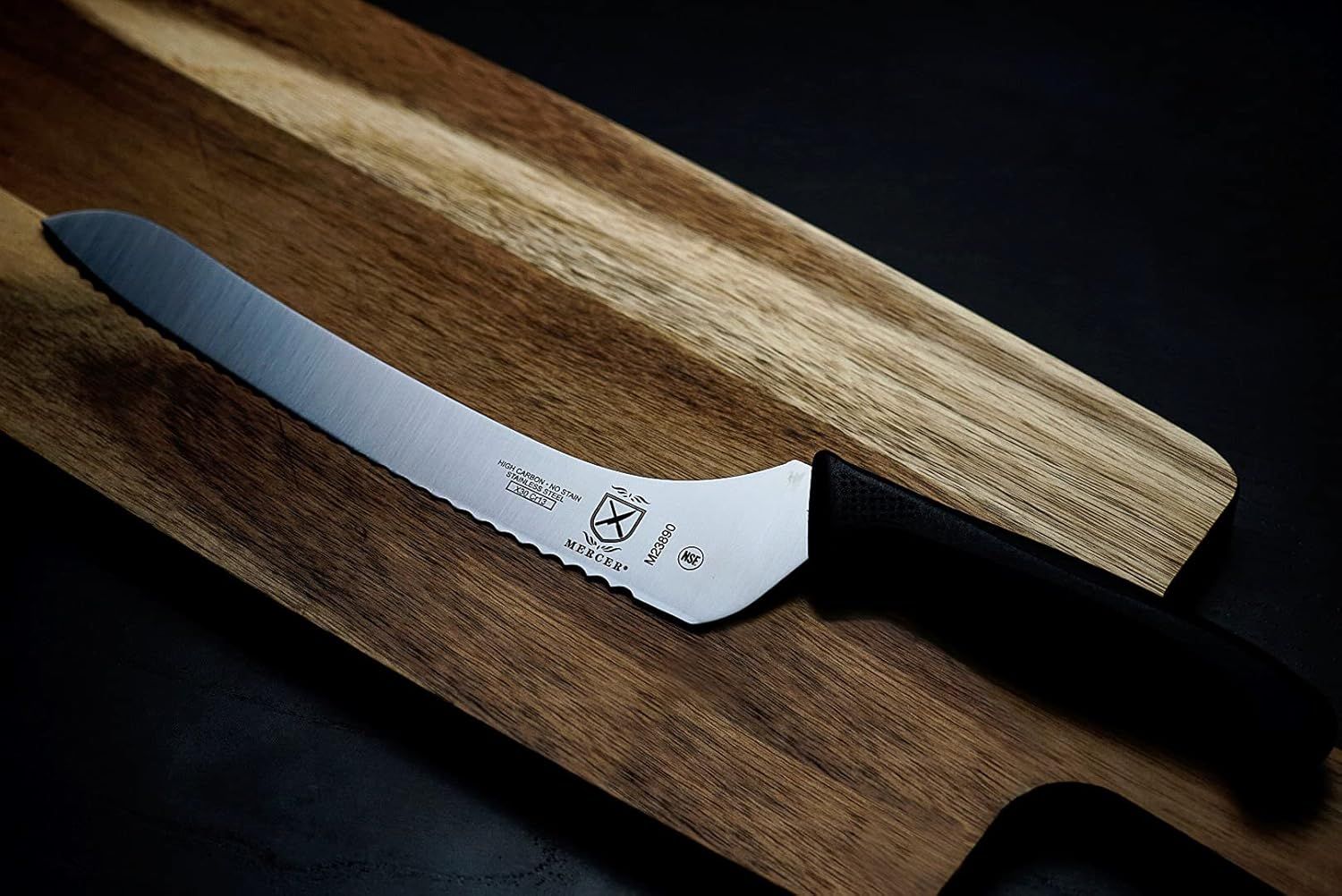 Mercer Culinary Bread Knife (9-Inch Offset Wavy Edge)