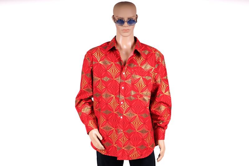 Chemise rouge dorée