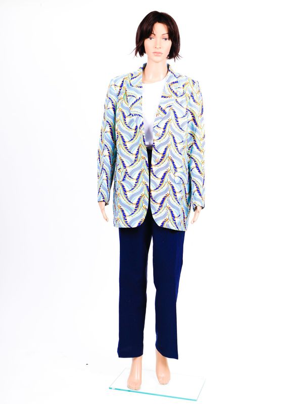 Veste bleue clair à motifs