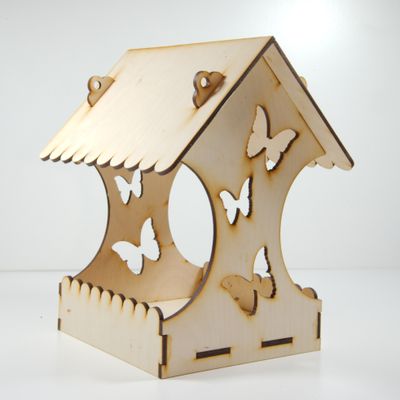 Karmnik dla ptaków ze sklejki – ekologiczny i estetyczny