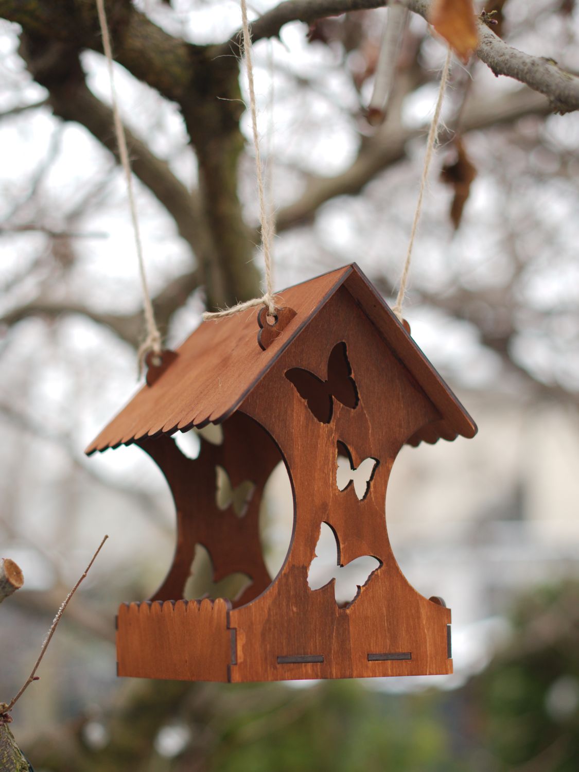 ✨ Karmnik ogrodowy – brązowy, ze sklejki • Rozmiar: 16x15x26 cm ✨