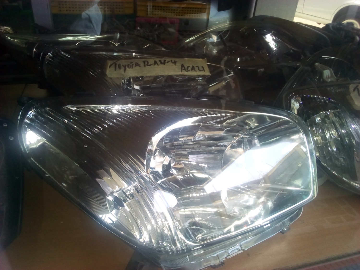 Toyota RAV4 ACA 21 Headlight Toyota RAV4 ACA 21 Headlight