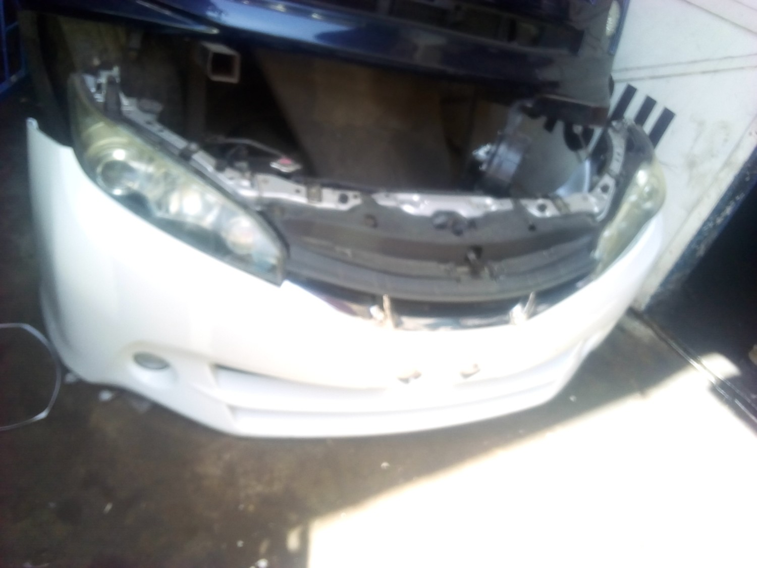 Toyota Wish Nose cut