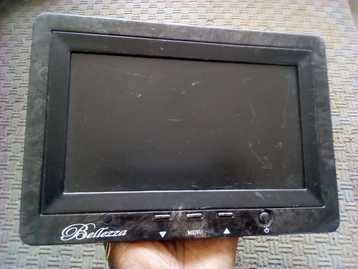 Head rest video screen for all cars Head rest video screen for all cars