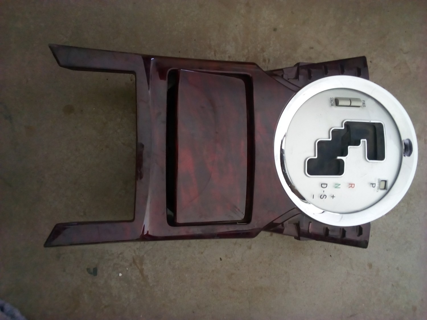 Gear selector Gear selector