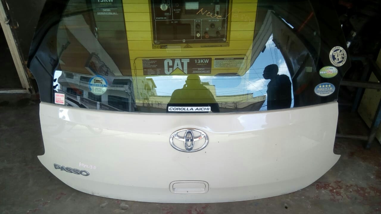 Toyota passo 2012 Boot