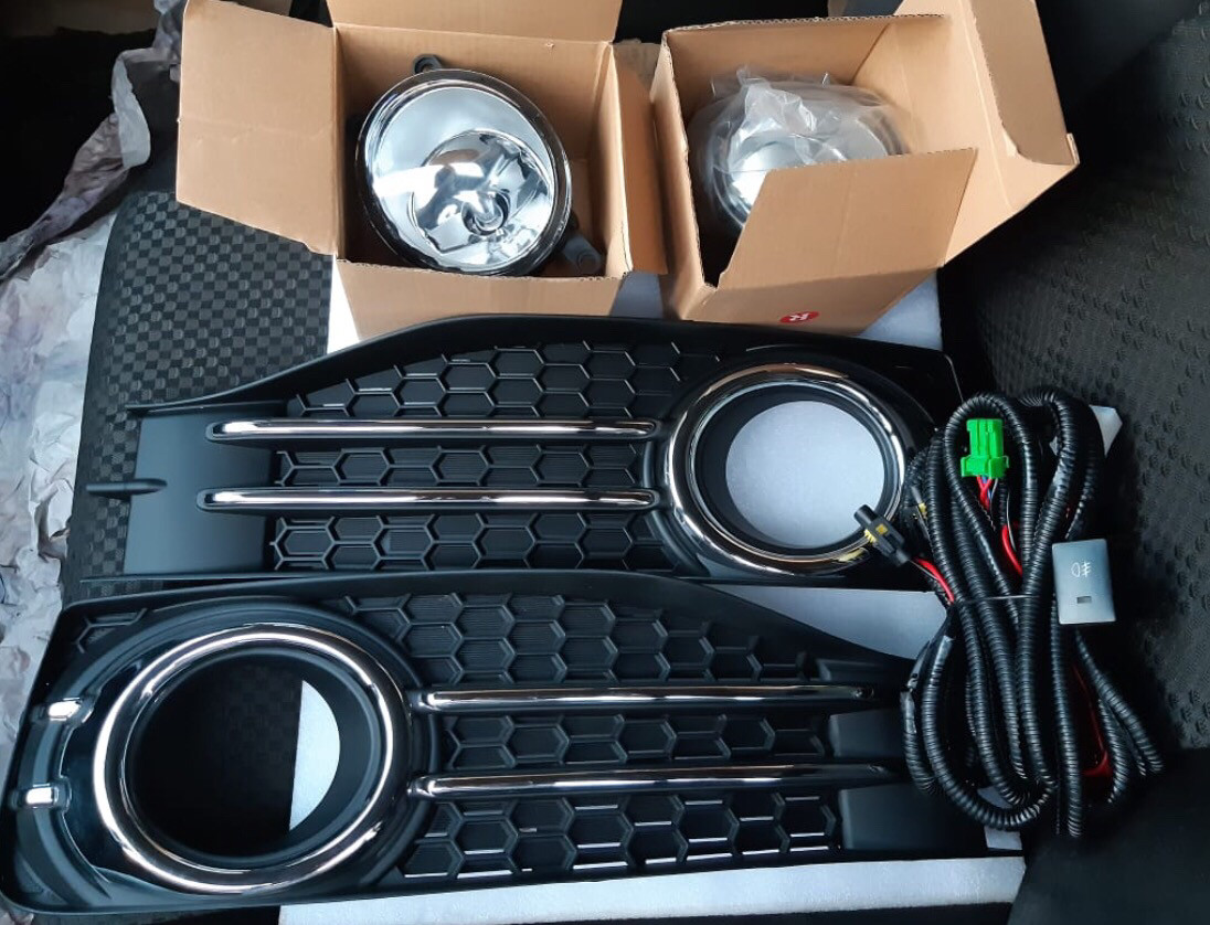 Toyota Premio 265 Fog LIghts With Cover
