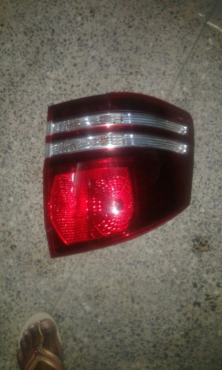 Toyota Alford, Tail light.