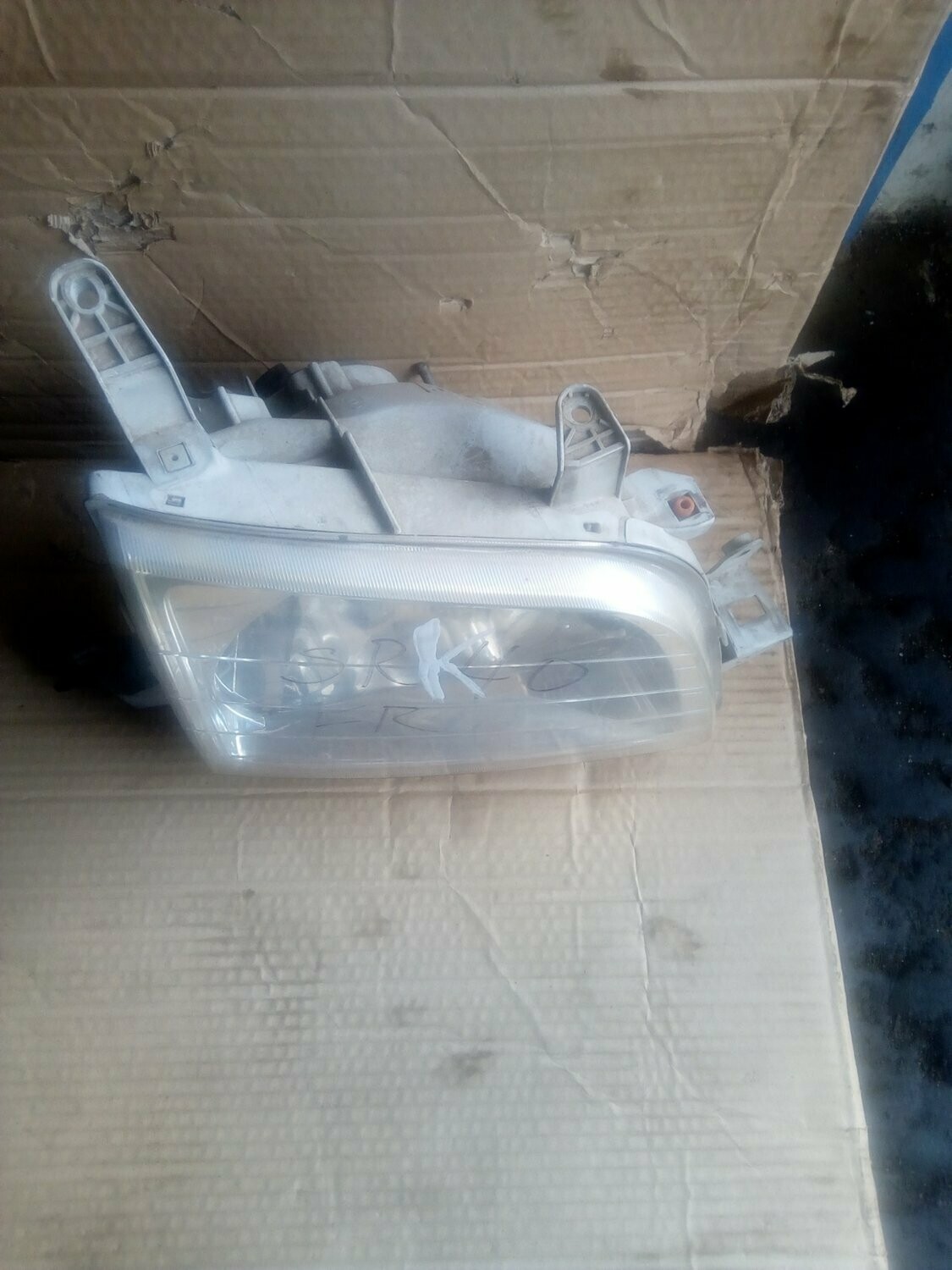 Toyota Noah SR 40 Headlight