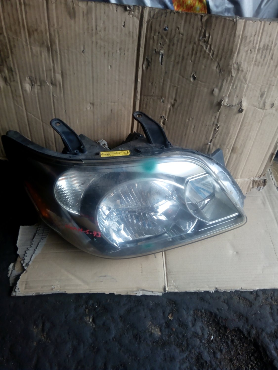 Toyota noah headlight