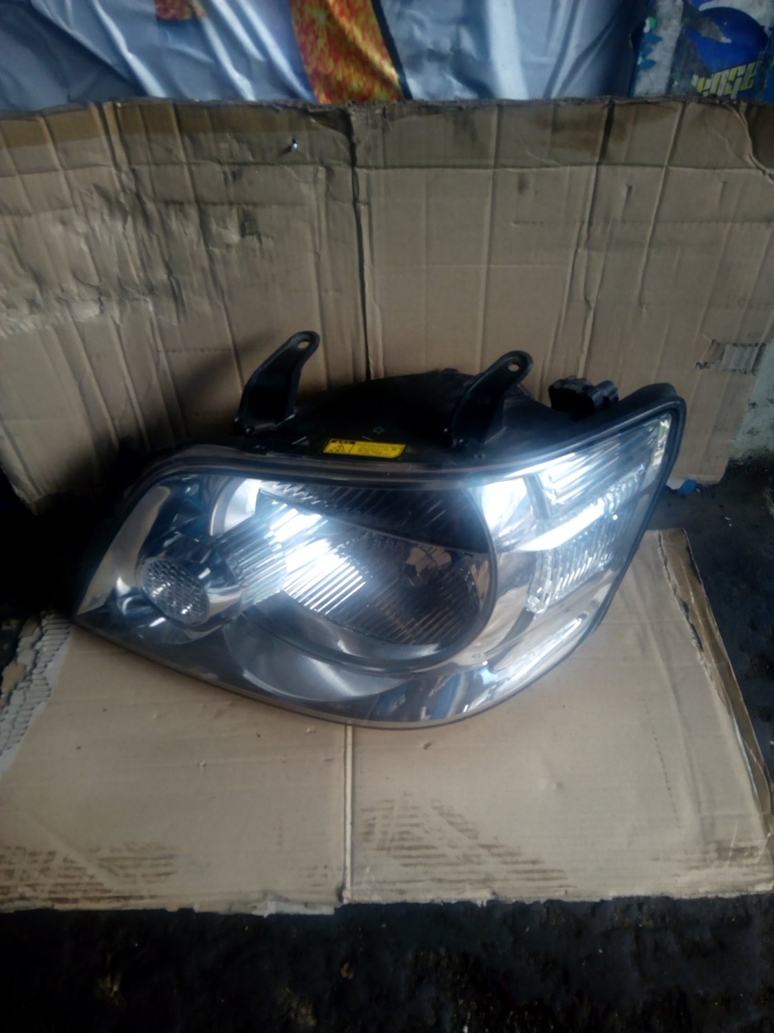 Toyota noah headlight