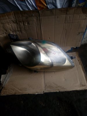 Toyota vitz headlight