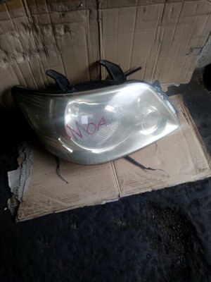 Toyota noah headlight