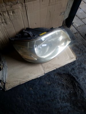 Toyota noah headlight