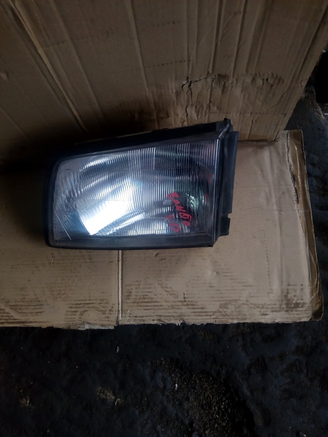 Mazda Bongo/ Nissan vanet headlight