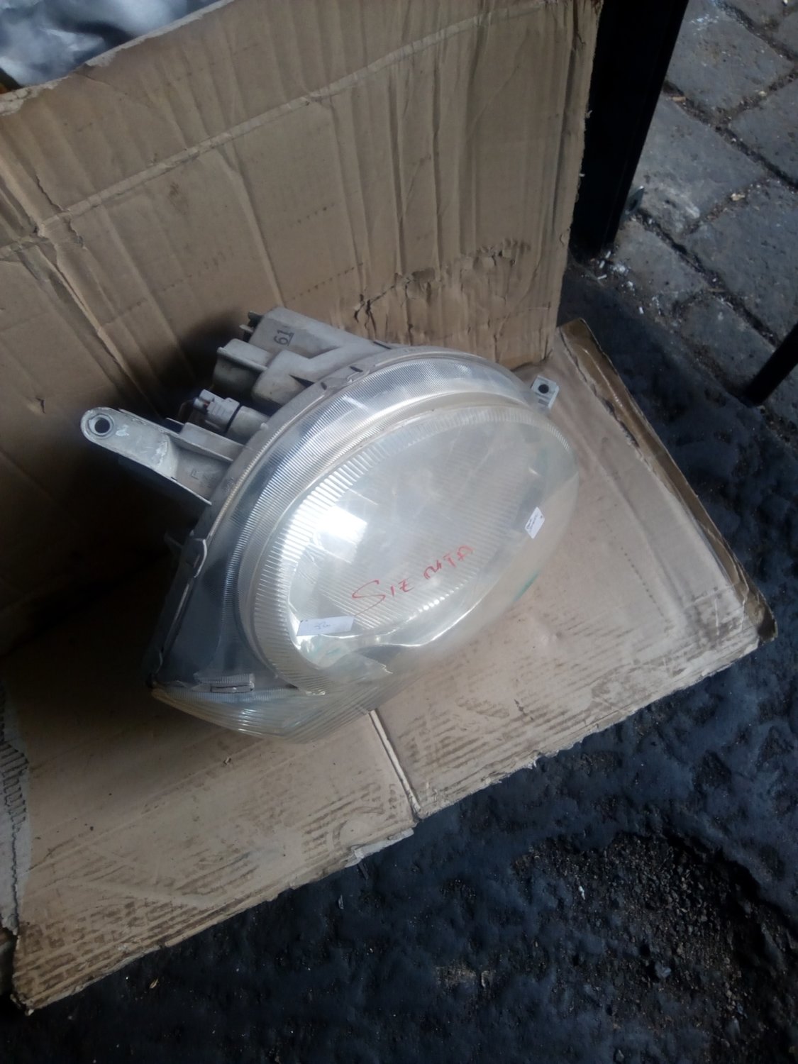 Toyota sienta headlight