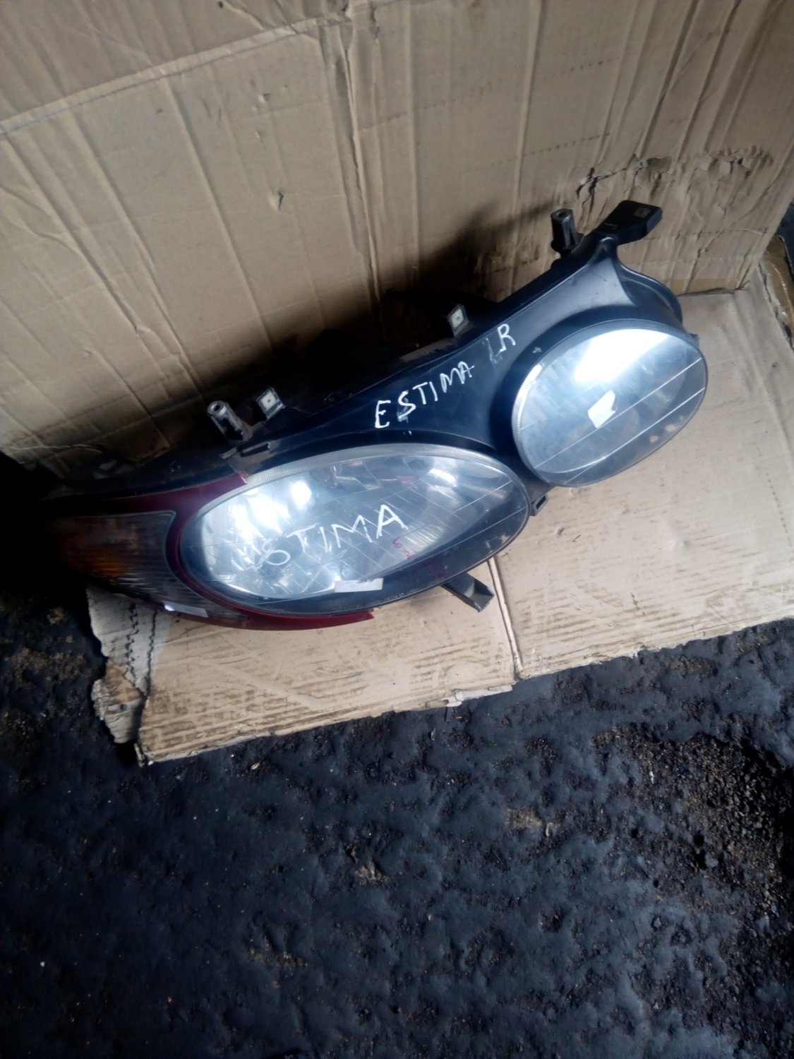 Toyota Estima headlight
