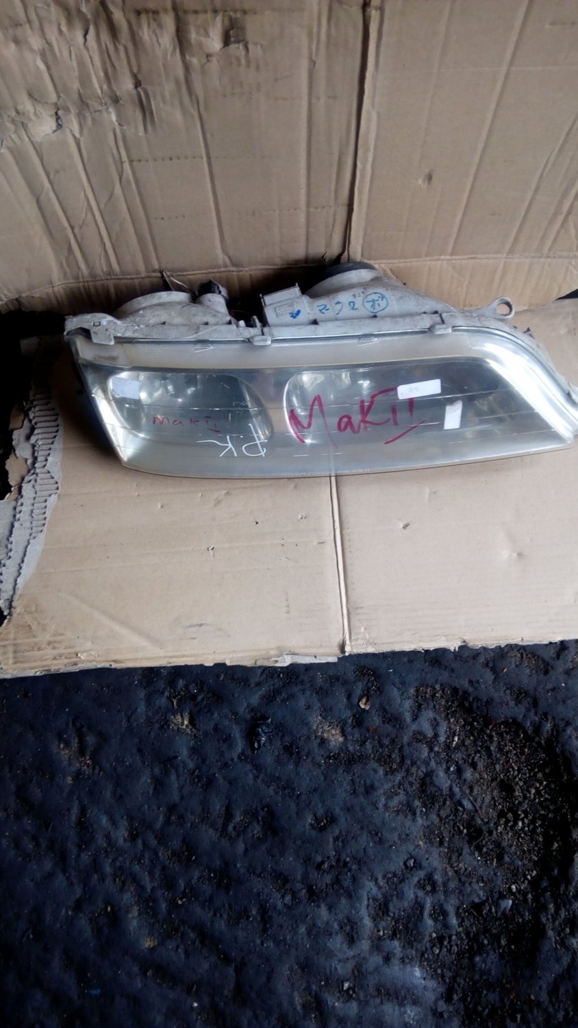 Toyota mark 2 head light