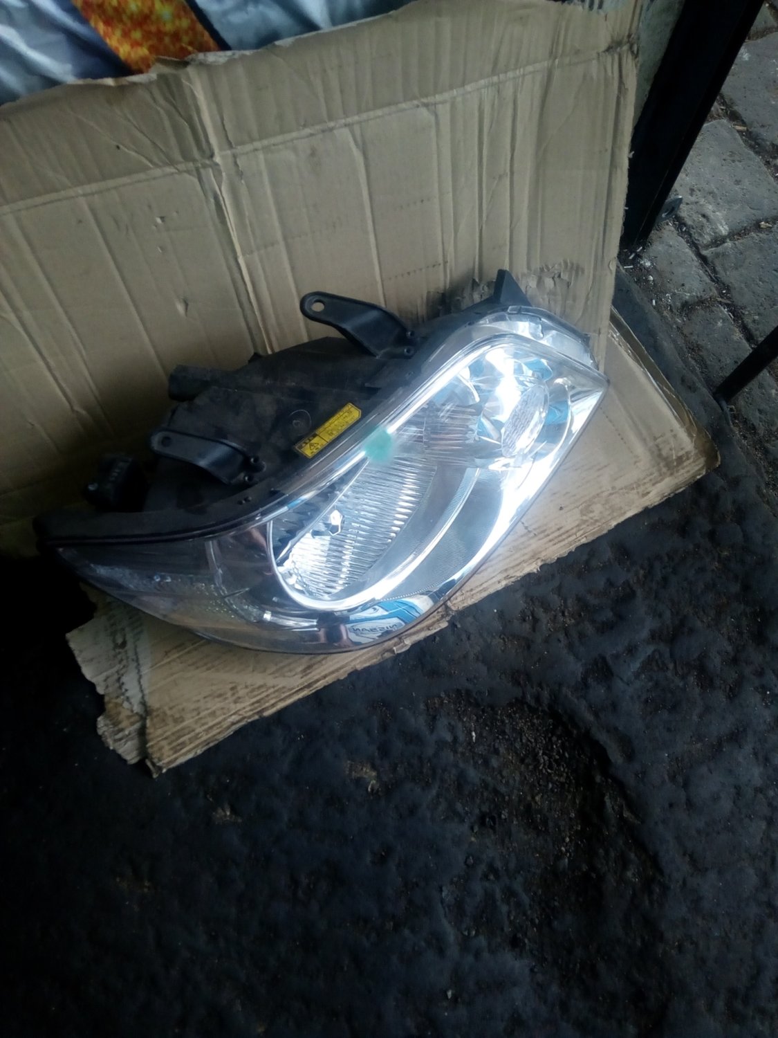 Toyota noah headlight