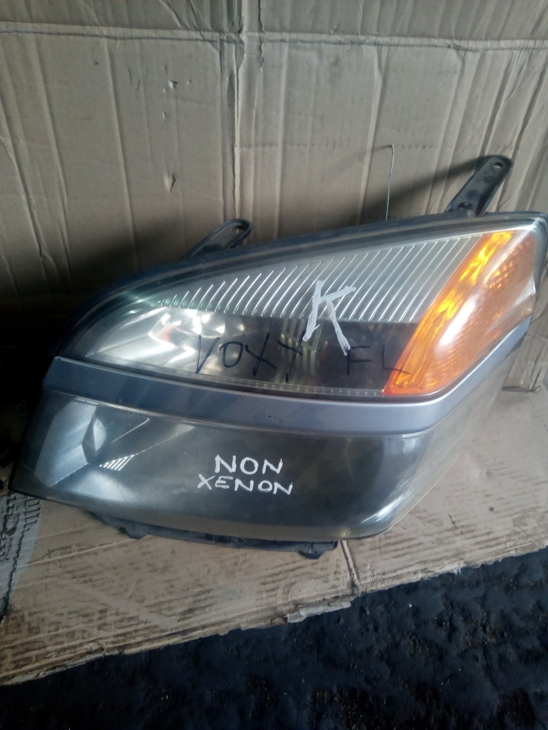 Toyota voxy healight